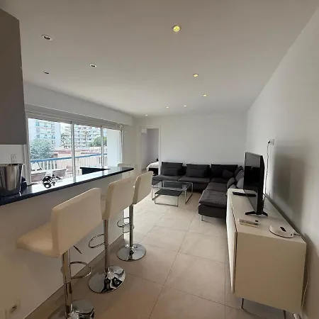 2 Cote Palm A Cannes
